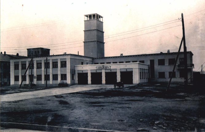 Историческое фото здания части, 1930-е годы